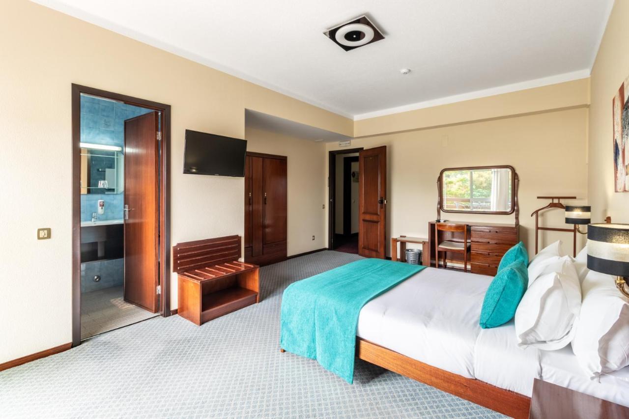 Hotel Colmeia Monte Real Bagian luar foto