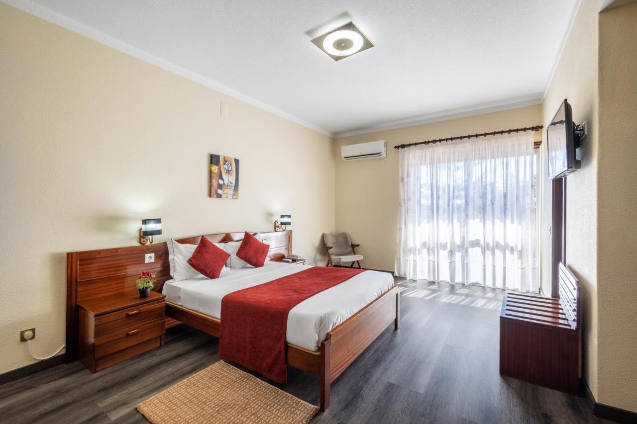 Hotel Colmeia Monte Real Bagian luar foto