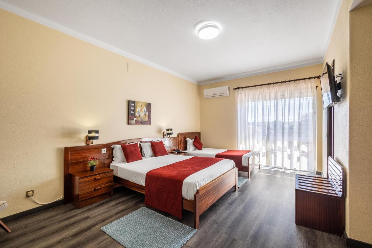 Hotel Colmeia Monte Real Bagian luar foto