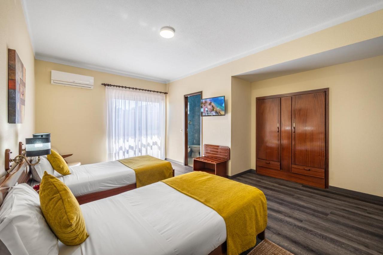 Hotel Colmeia Monte Real Bagian luar foto