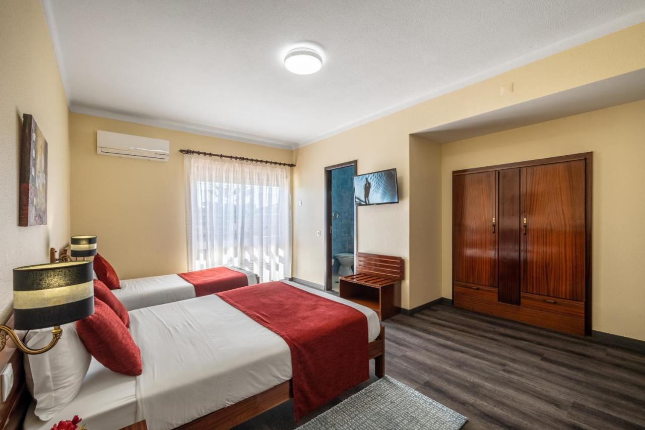 Hotel Colmeia Monte Real Bagian luar foto