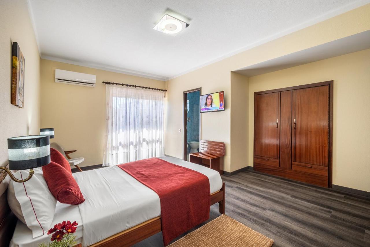 Hotel Colmeia Monte Real Bagian luar foto